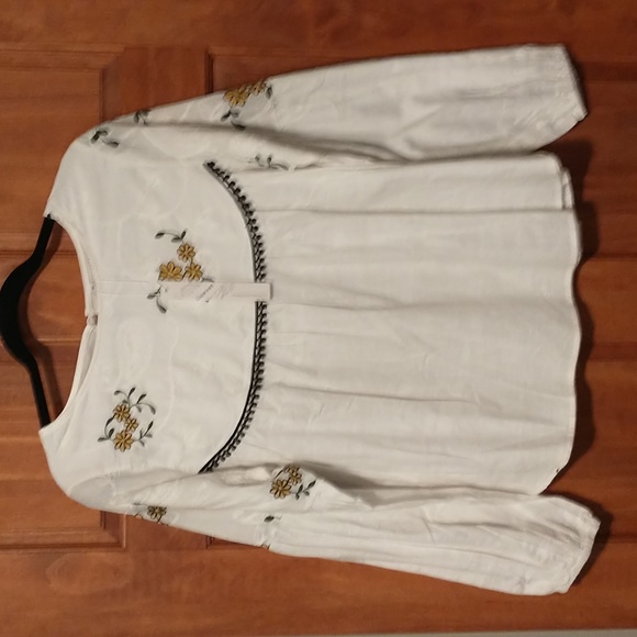 Gaovot woman's size M cotton blend top w balloon sleeves, ruching,embroidery NWT - Picture 11 of 11
